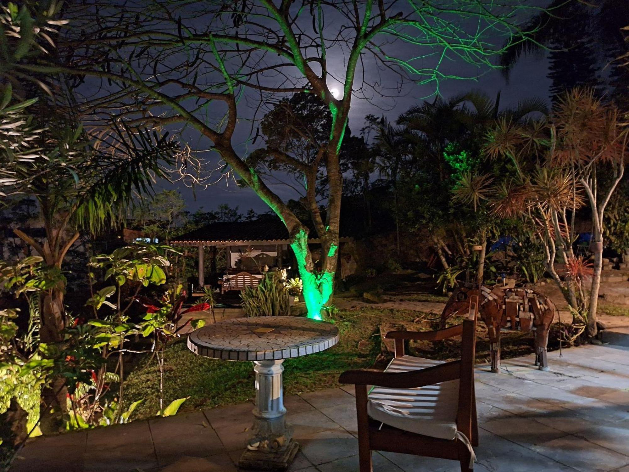 Hospedaria Noite Lunar Praia do Rosa Exterior foto
